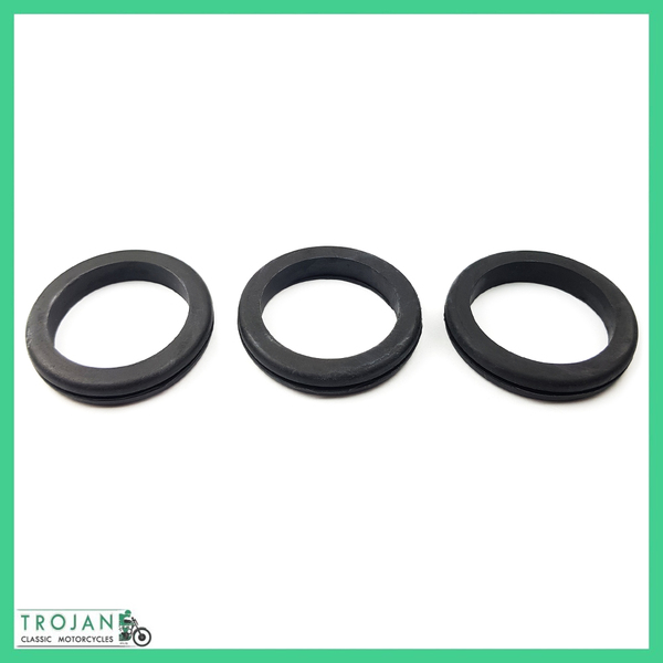 IGNITION COIL MOUNTING RUBBER GROMMETS, TRIUMPH TRIDENT T150 T160, 82-9561, F9561